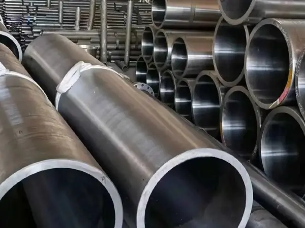 tuberías de acero aleado sin costura, tubería sin costura vs tubería soldada, tubería 15CrMo, tubería de acero de alta presión, proveedor de tuberías industriales