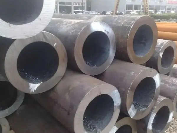 thick-walled seamless steel pipe,heavy wall seamless pipe,seamless steel pipe manufacturer,high-pressure steel tube,API 5L seamless pipe,ASTM A106 pipe
